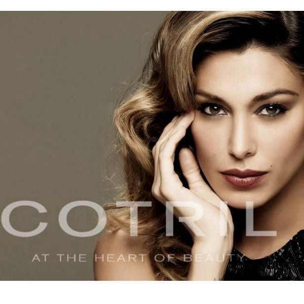Stile Donna Mattia Benevento Hair Stylist Via Pacevecchia 19 utilizza prodotti COTRIL